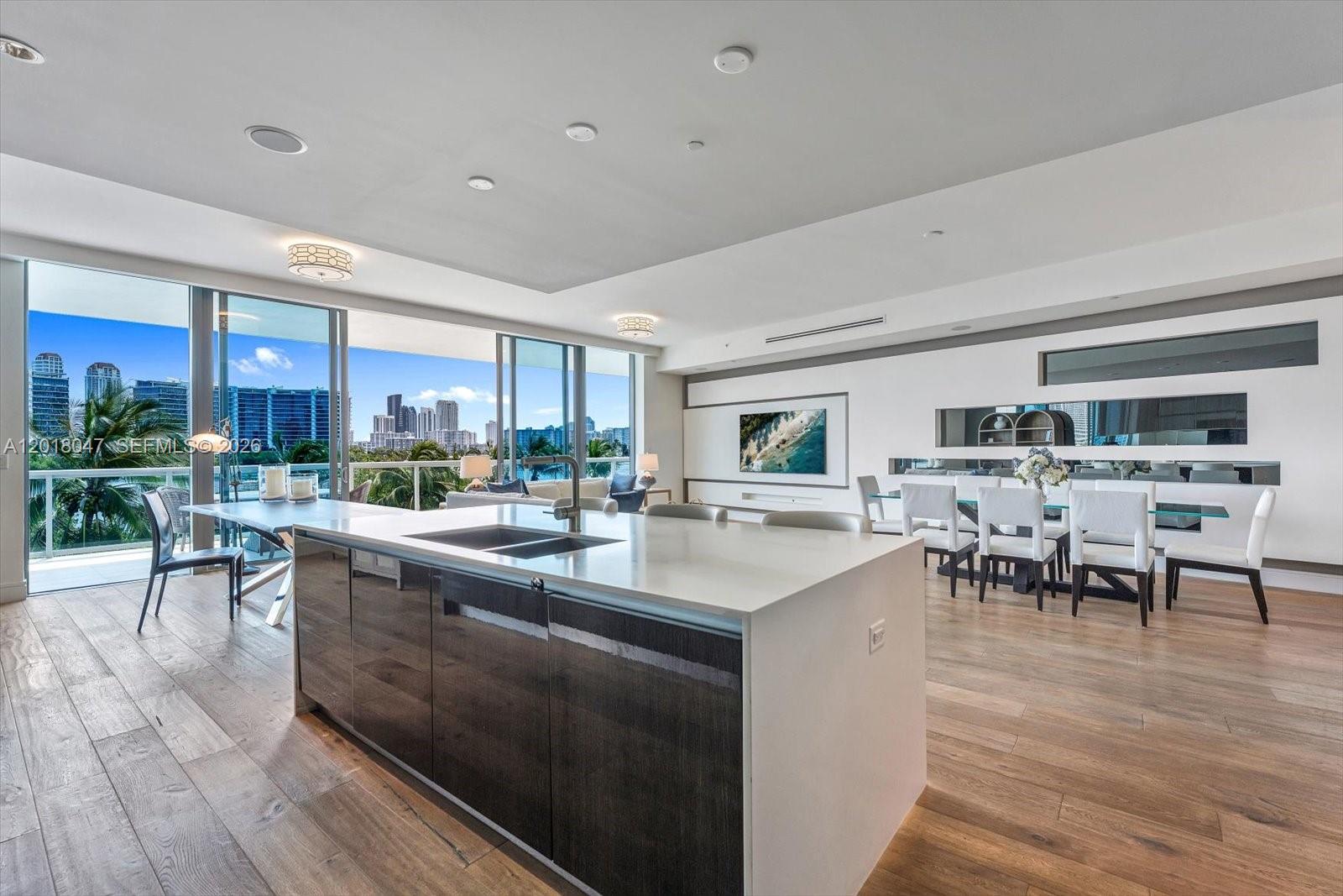 ECHO CONDO - Residential