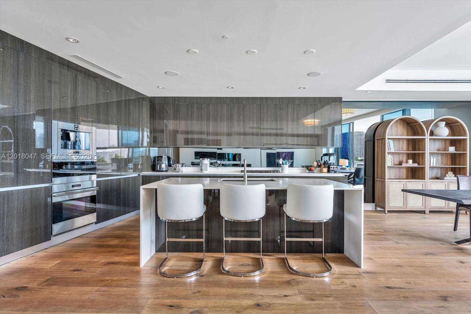 ECHO CONDO - Residential
