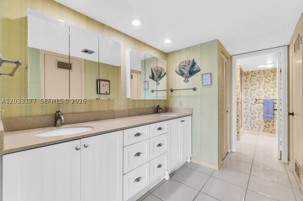 PILOT HOUSE CONDO - Residential Lease