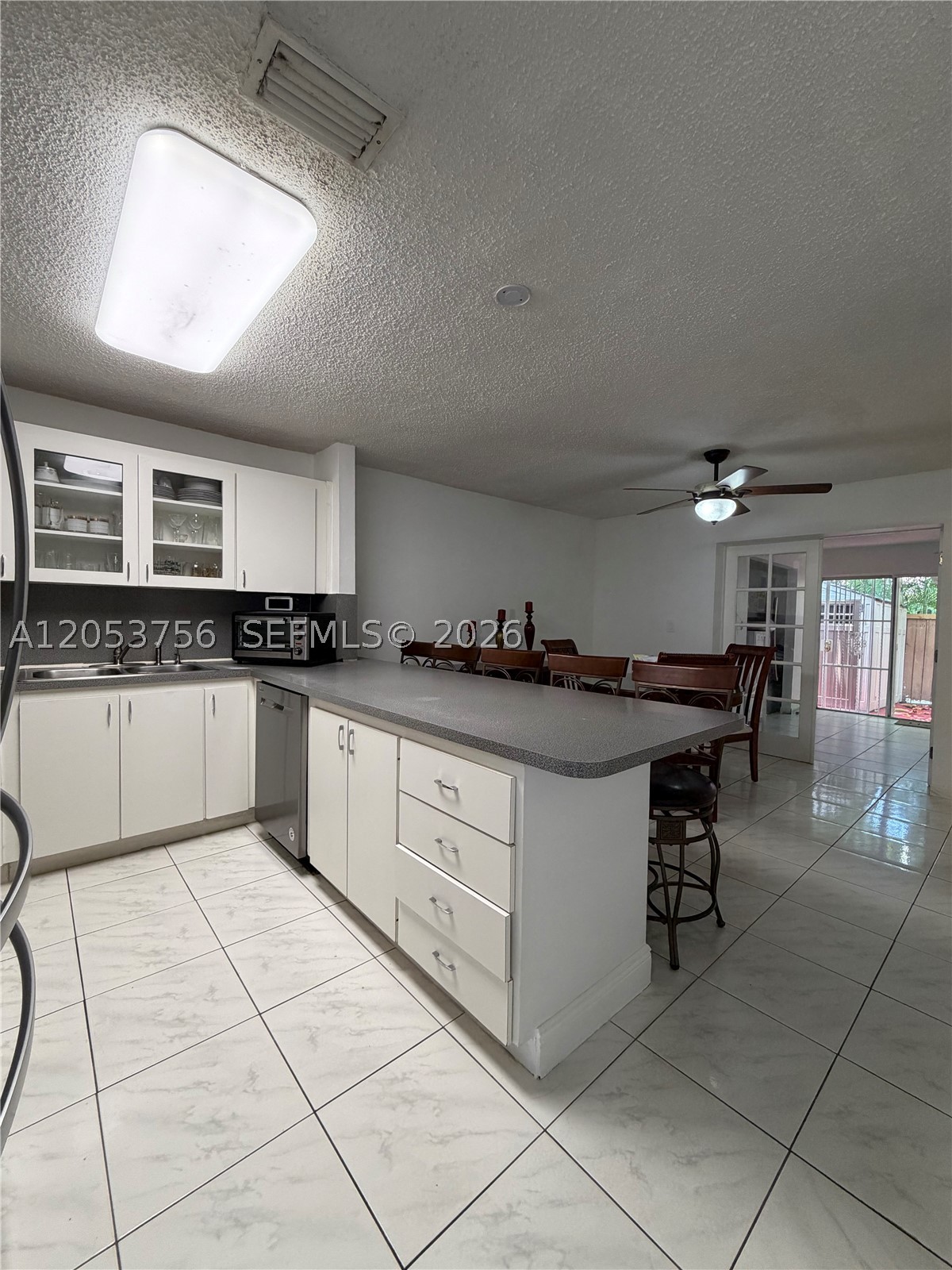 CHATEAUBLEAU VILLAS CONDO - Residential Lease