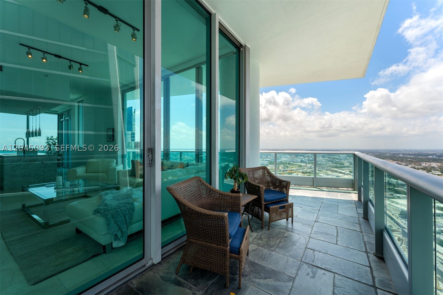 900 BISCAYNE BAY CONDO - Residential Lease