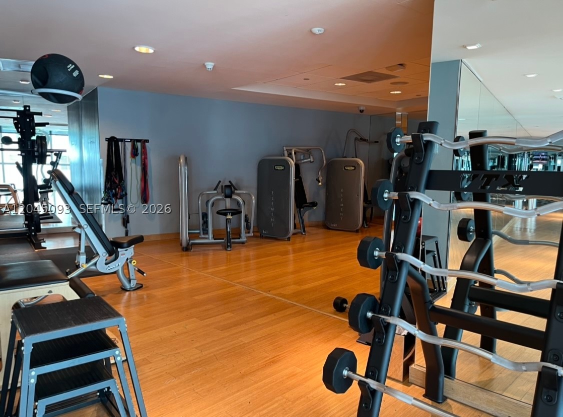 900 BISCAYNE BAY CONDO - Residential Lease
