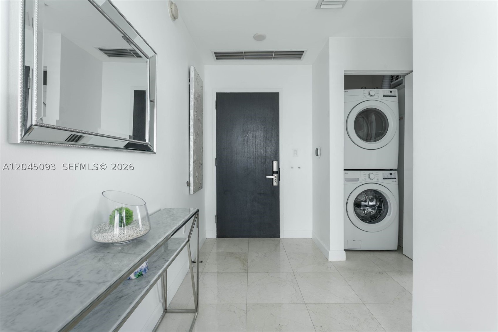 900 BISCAYNE BAY CONDO - Residential Lease