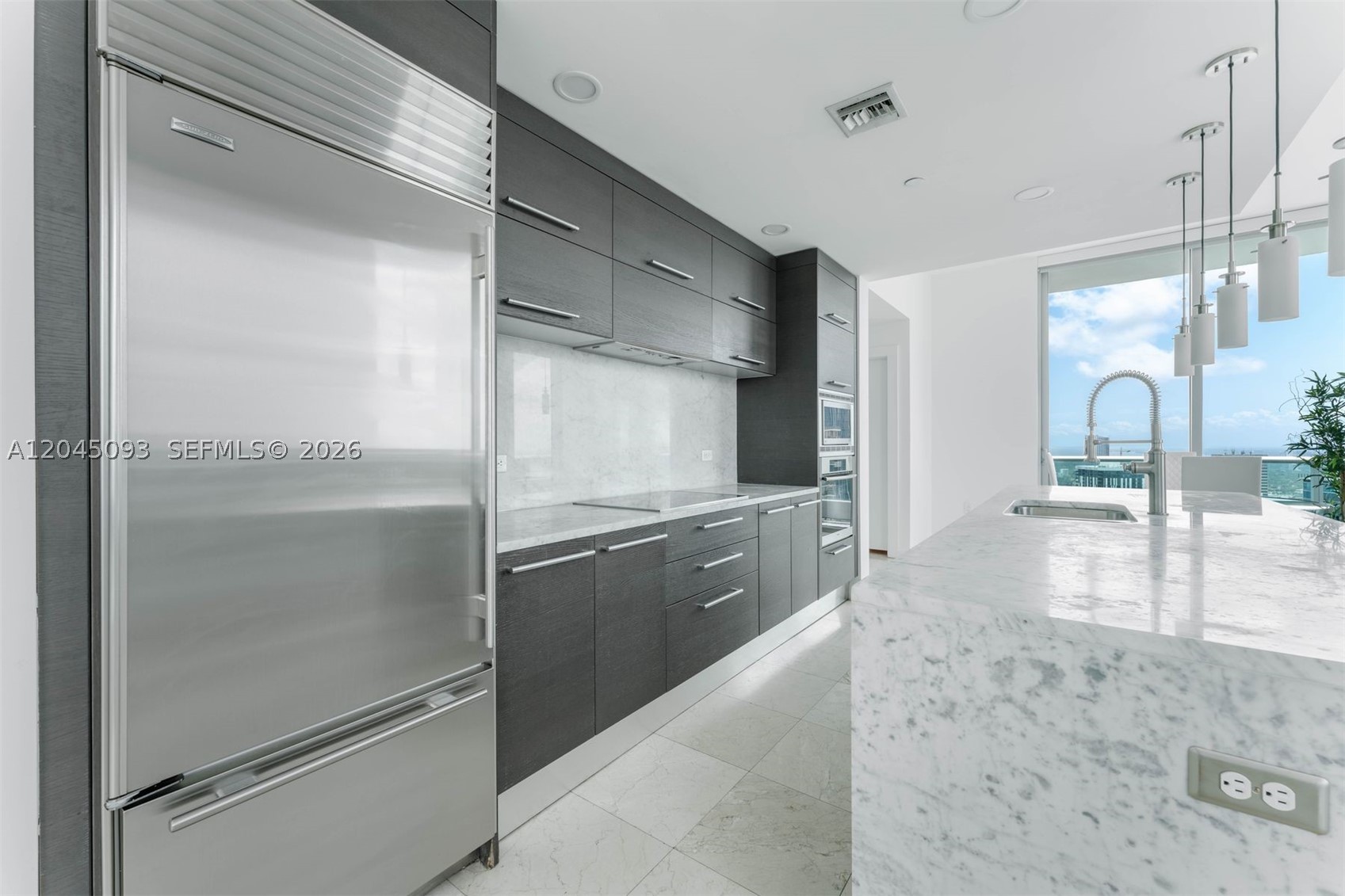 900 BISCAYNE BAY CONDO - Residential Lease