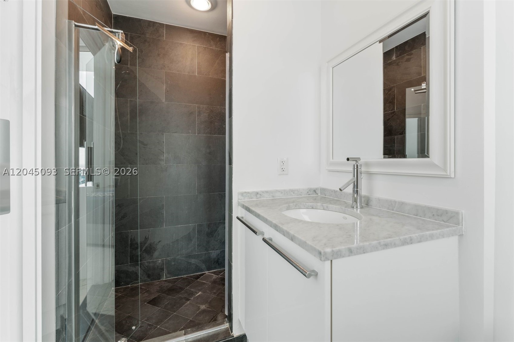 900 BISCAYNE BAY CONDO - Residential Lease