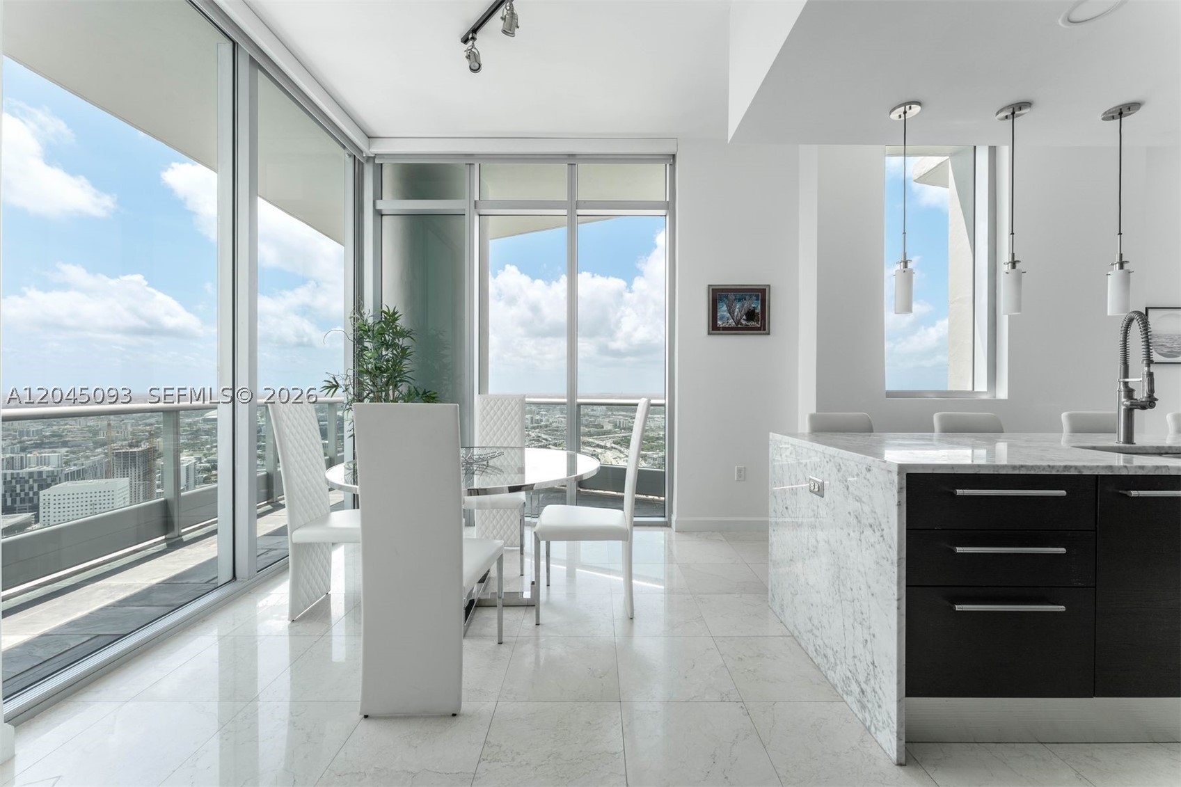 900 BISCAYNE BAY CONDO - Residential Lease