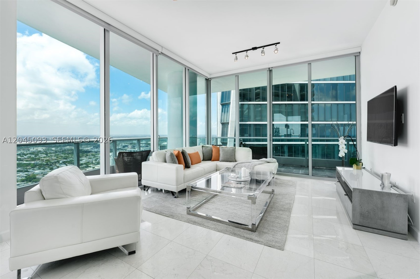 900 BISCAYNE BAY CONDO - Residential Lease