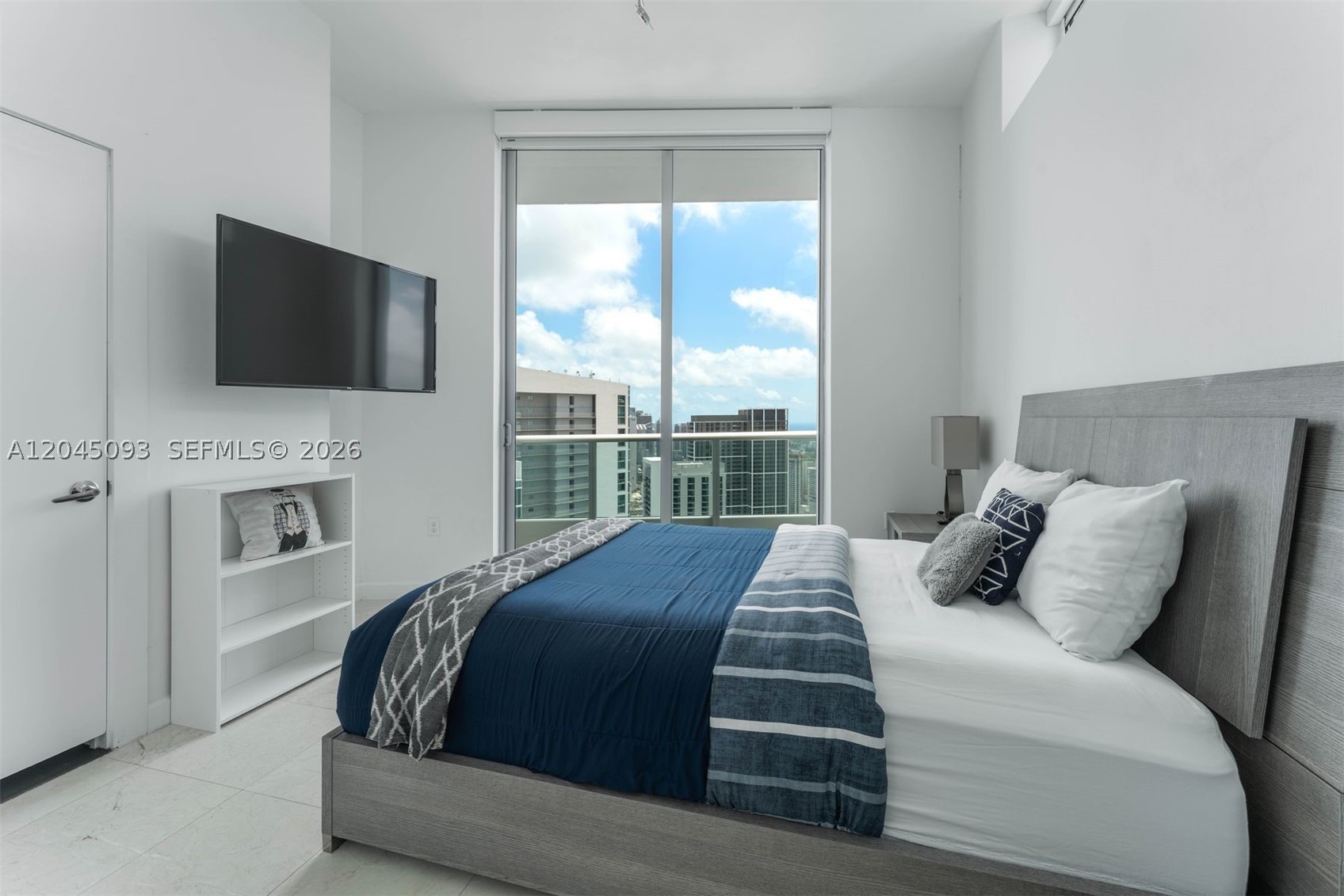 900 BISCAYNE BAY CONDO - Residential Lease