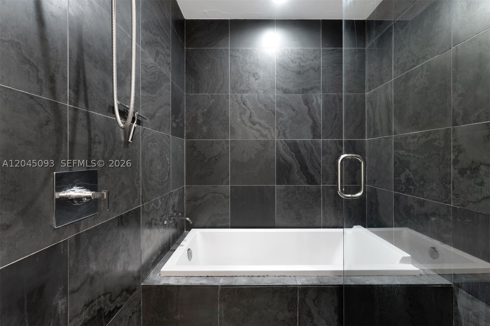 900 BISCAYNE BAY CONDO - Residential Lease