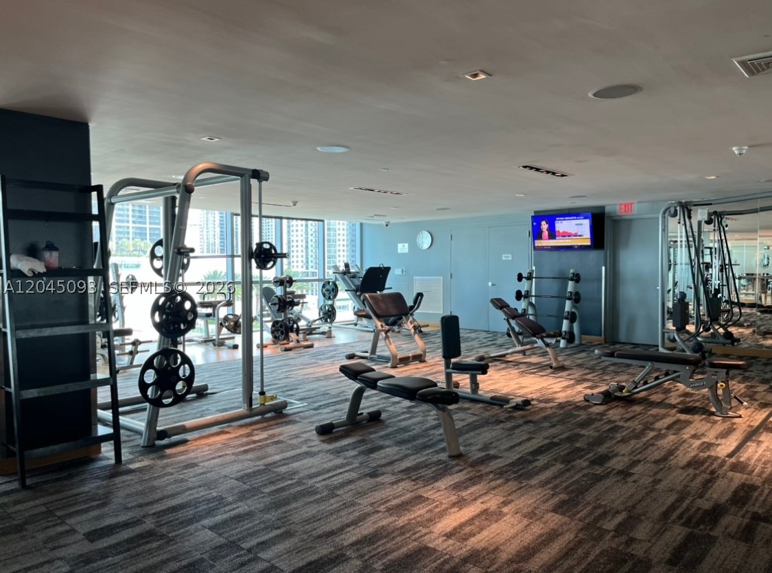 900 BISCAYNE BAY CONDO - Residential Lease