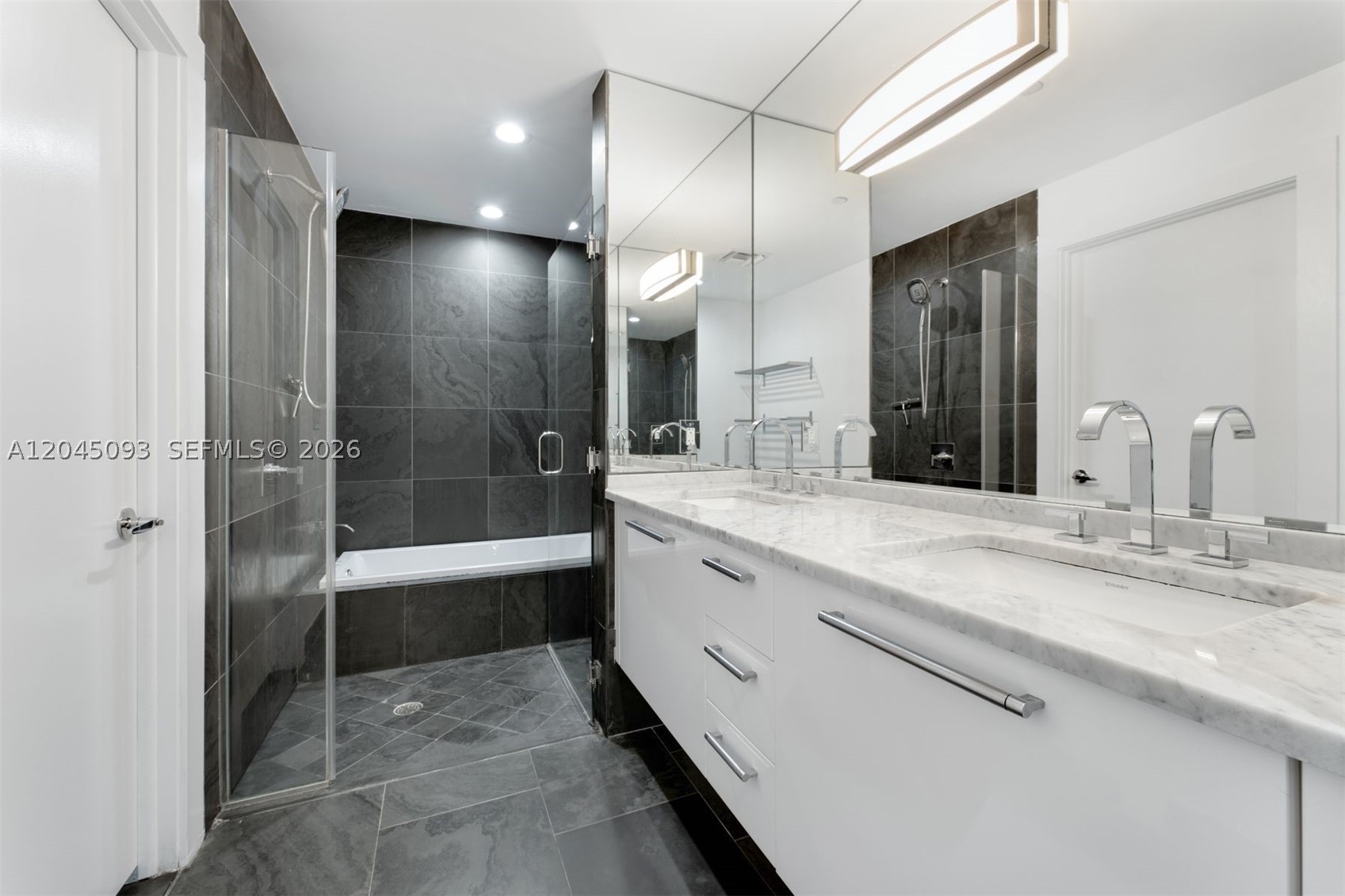 900 BISCAYNE BAY CONDO - Residential Lease
