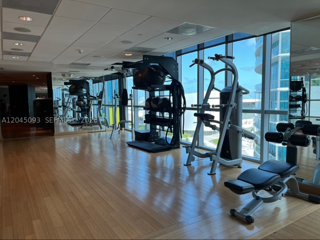 900 BISCAYNE BAY CONDO - Residential Lease