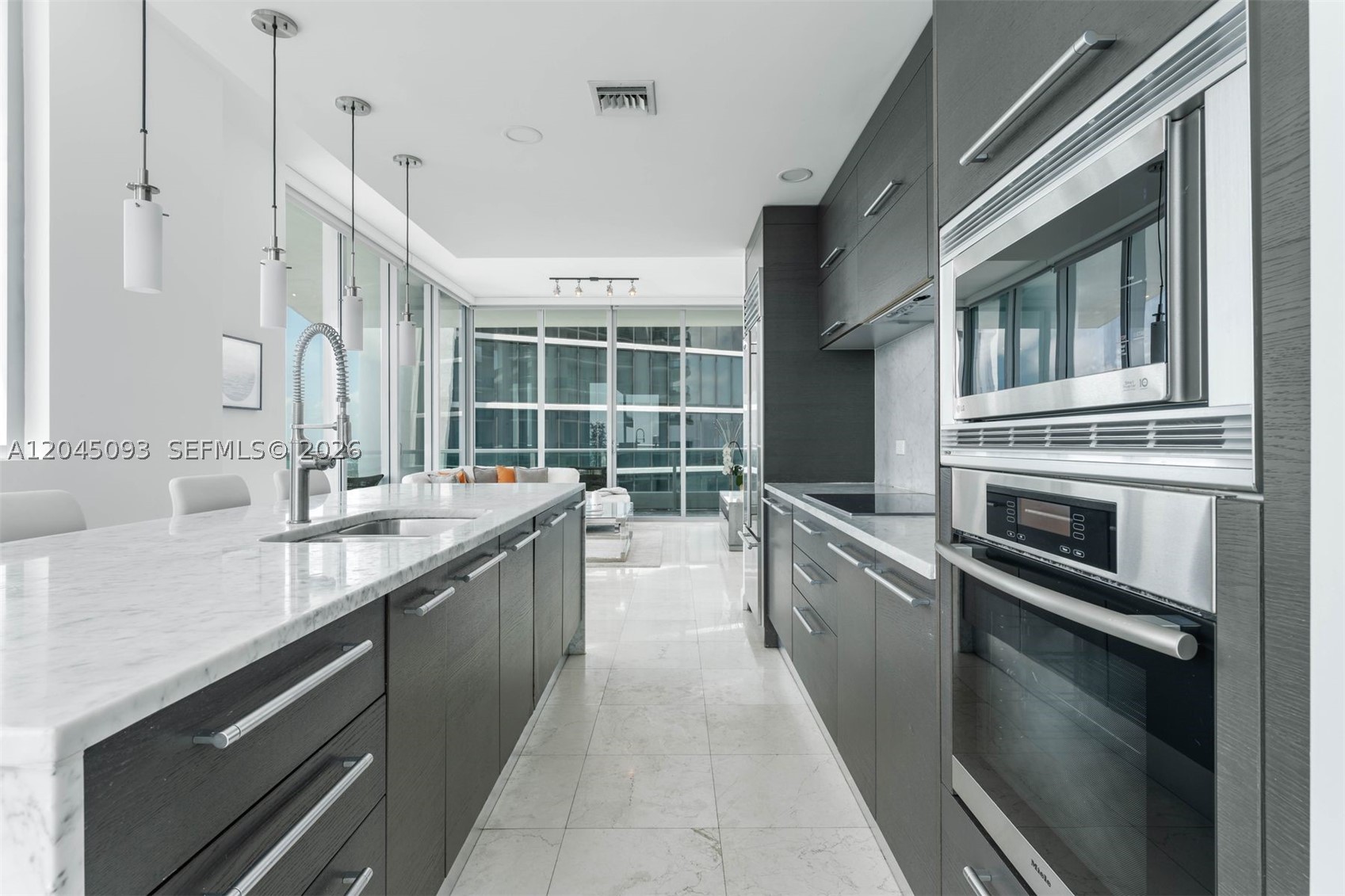 900 BISCAYNE BAY CONDO - Residential Lease