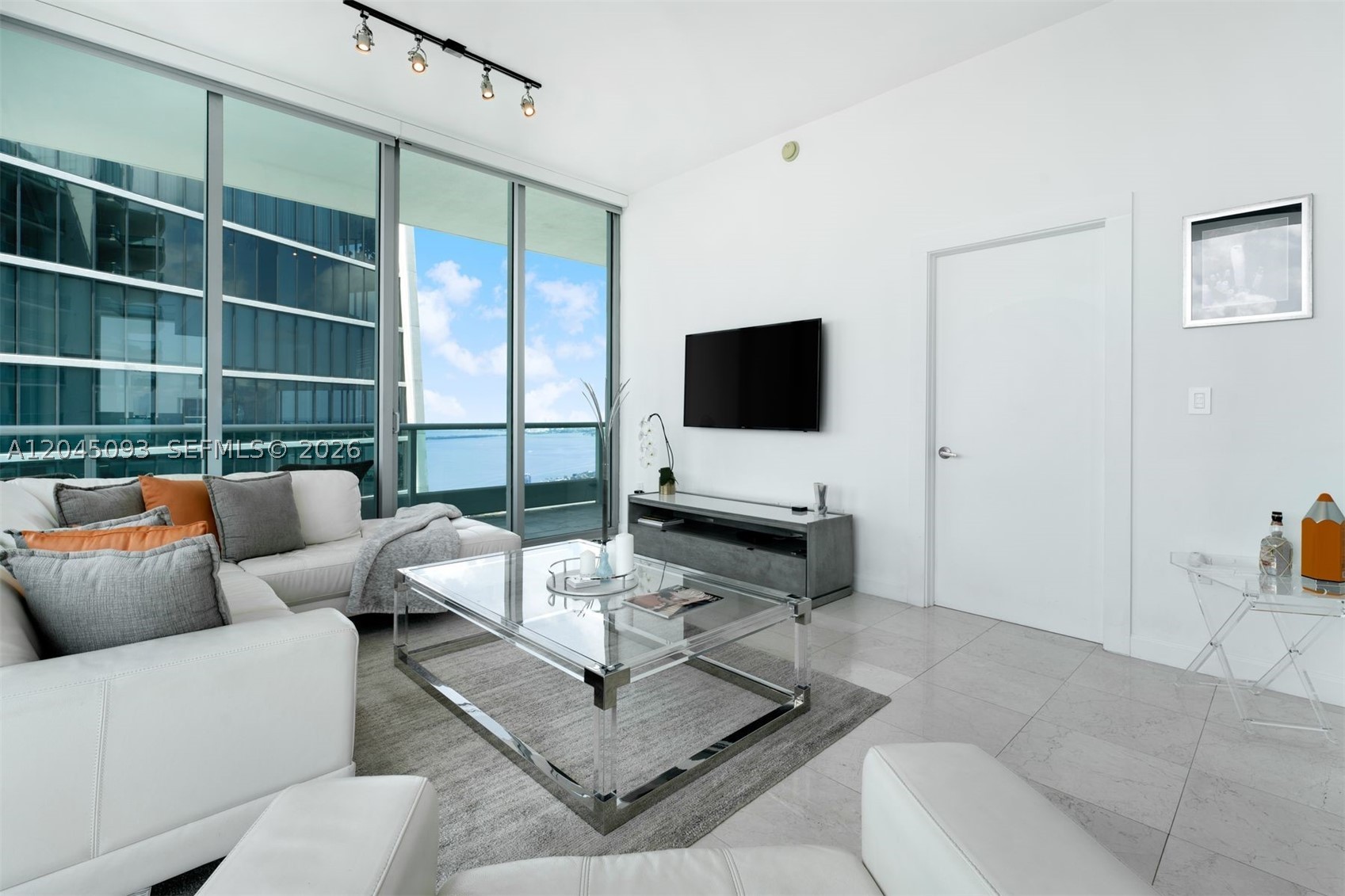 900 BISCAYNE BAY CONDO - Residential Lease