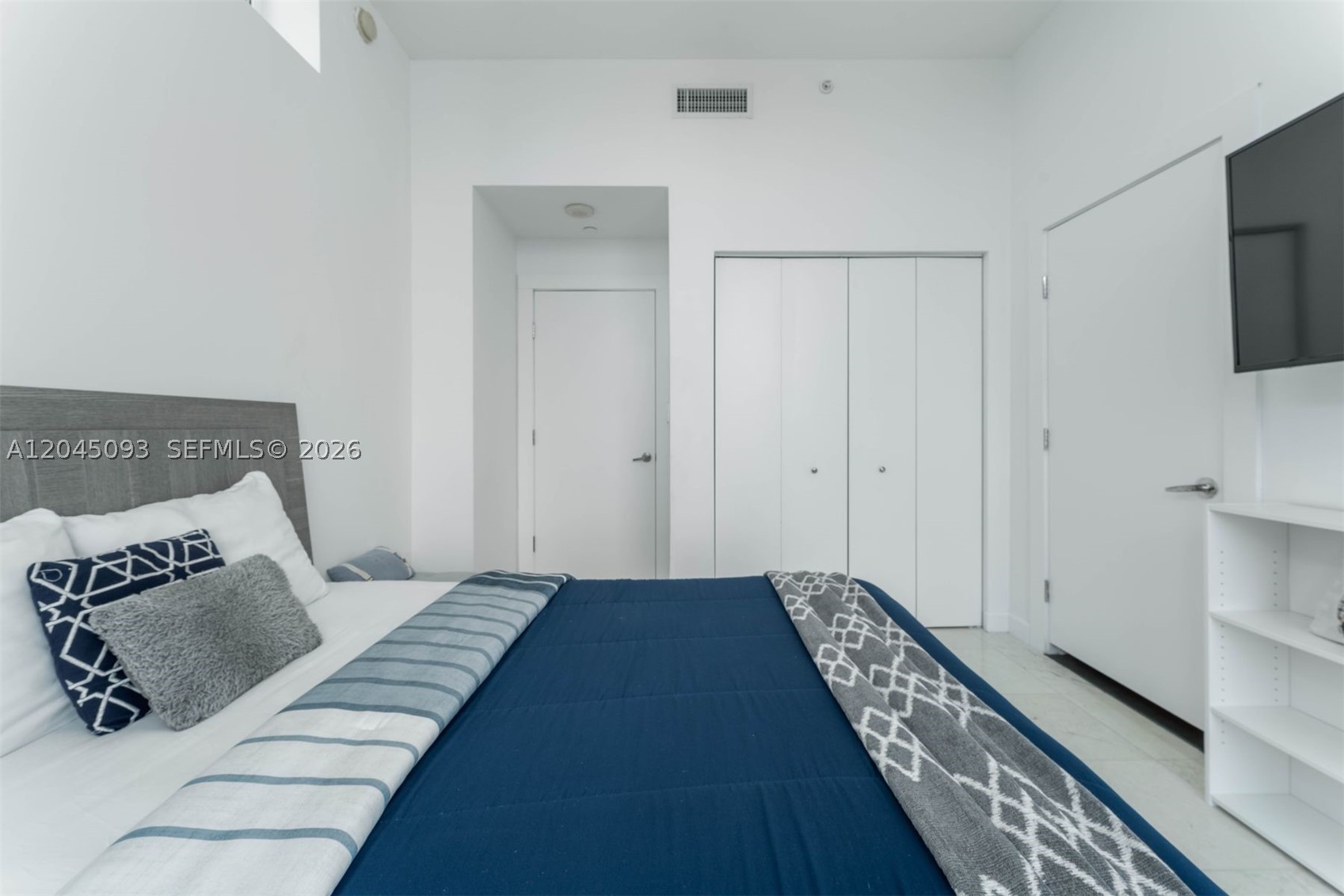 900 BISCAYNE BAY CONDO - Residential Lease