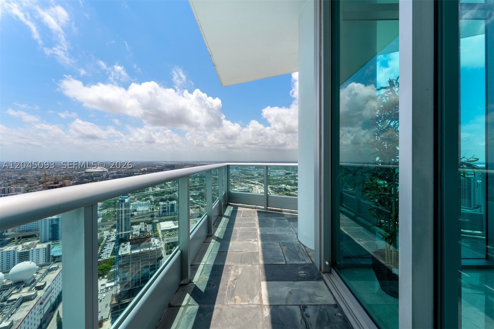 900 BISCAYNE BAY CONDO - Residential Lease