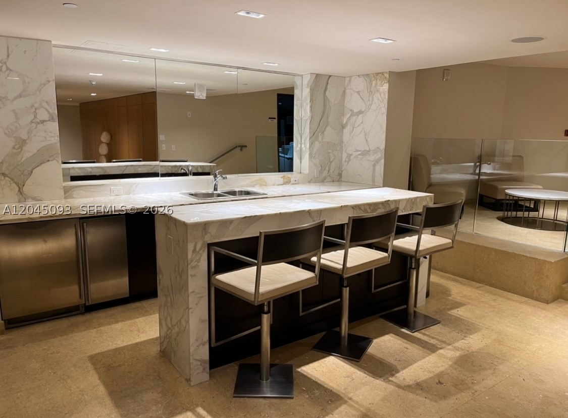900 BISCAYNE BAY CONDO - Residential Lease