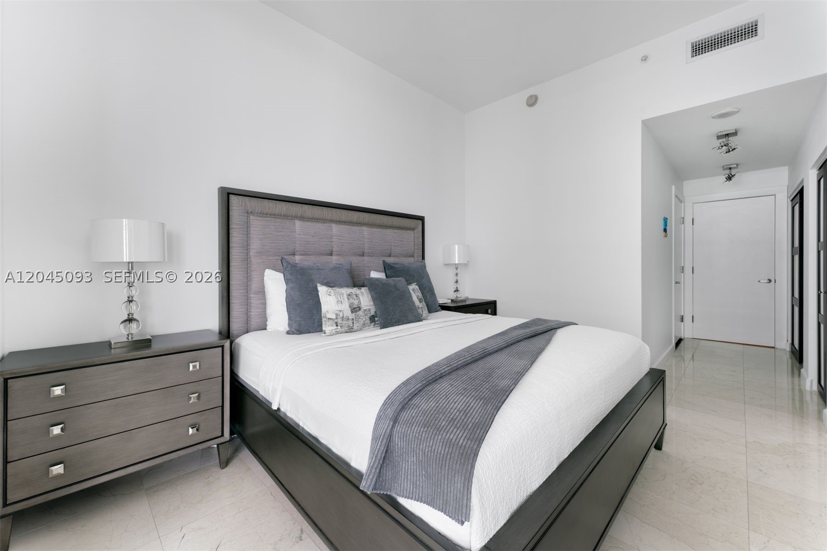 900 BISCAYNE BAY CONDO - Residential Lease