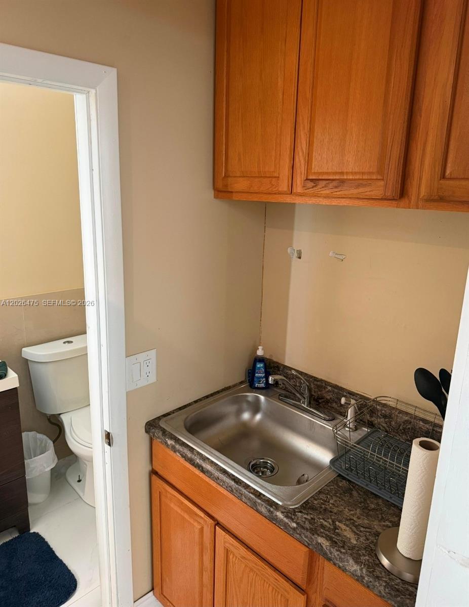 BERKELEY MANOR SEC 2 - Residential Lease