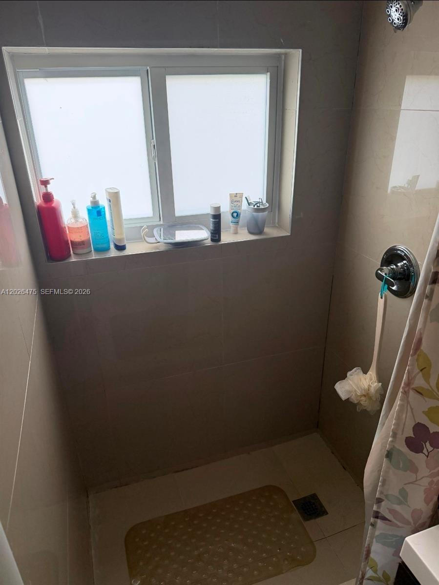 BERKELEY MANOR SEC 2 - Residential Lease