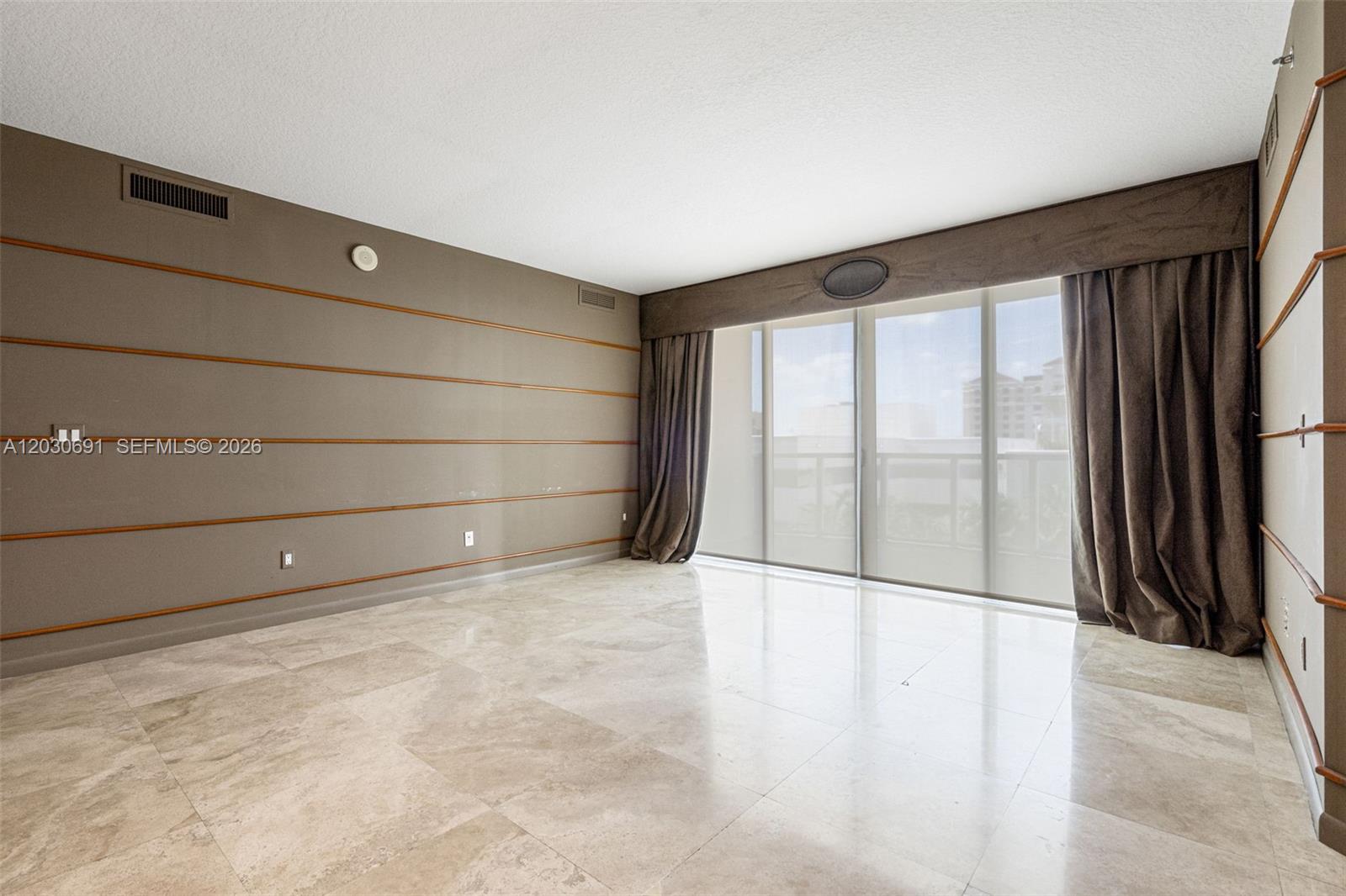 PORT CONDO - Residential
