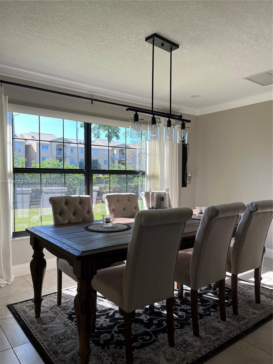 NOVA HILLS CONDOMINIUM 4 - Residential