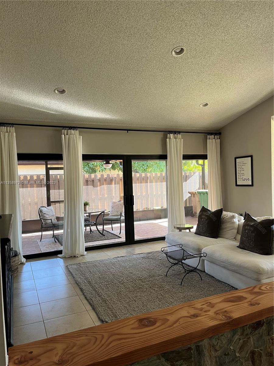 NOVA HILLS CONDOMINIUM 4 - Residential