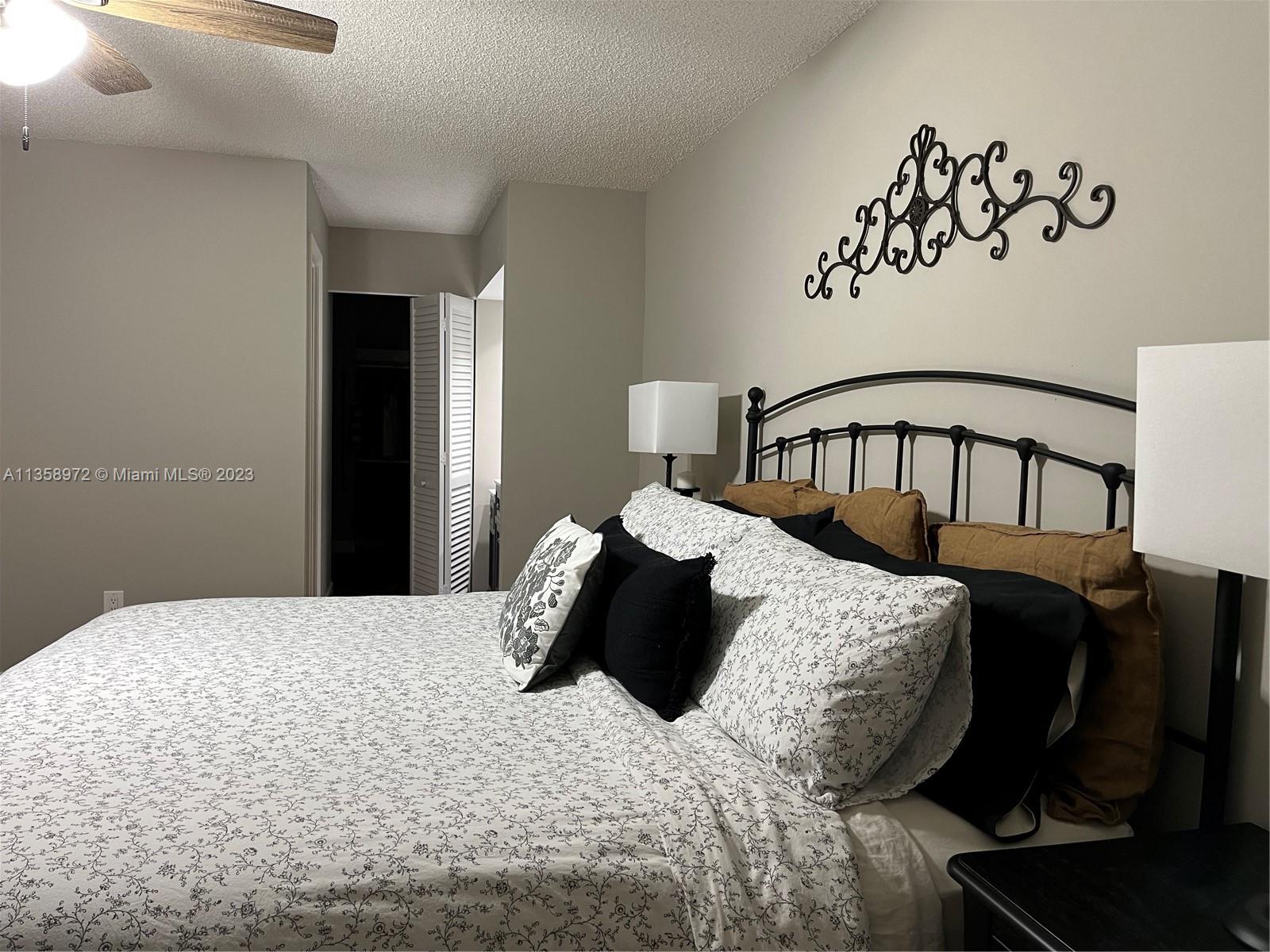 NOVA HILLS CONDOMINIUM 4 - Residential