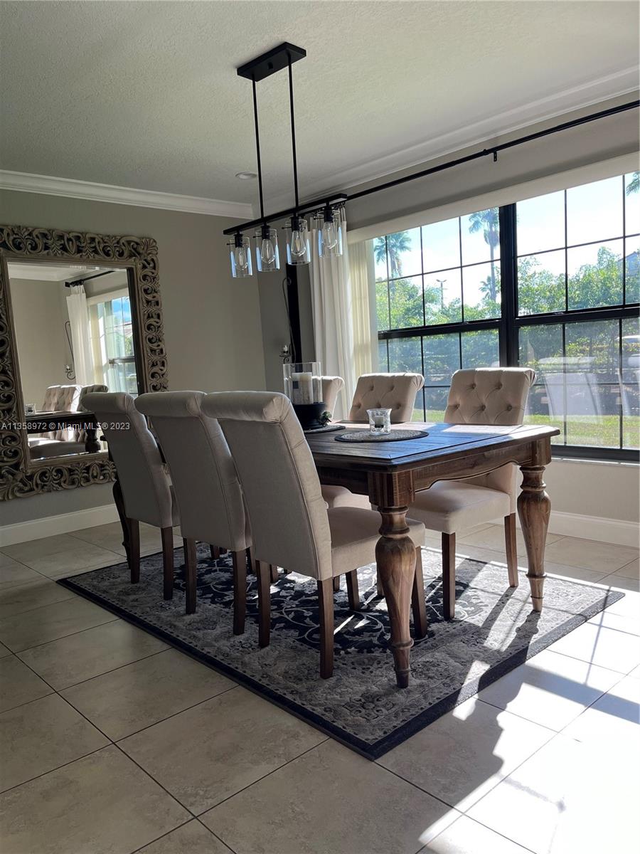 NOVA HILLS CONDOMINIUM 4 - Residential