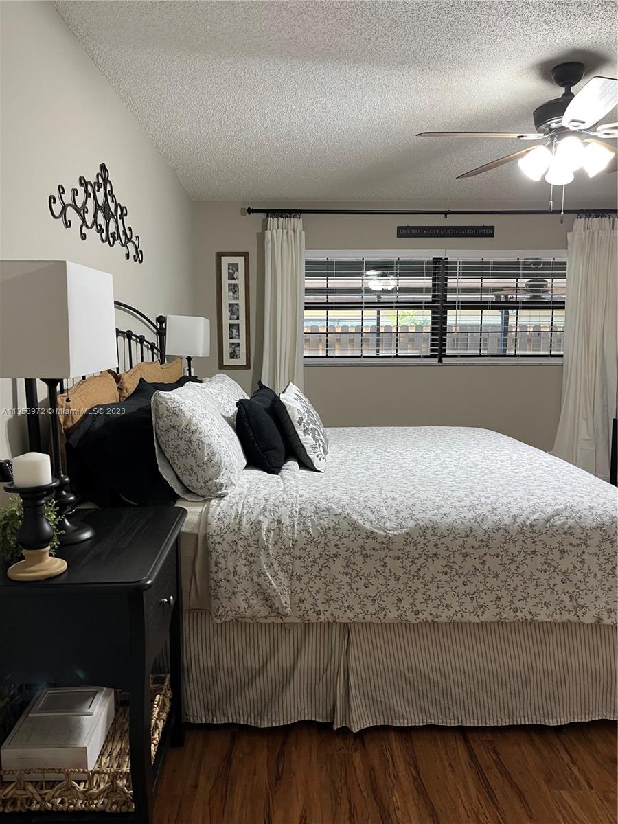 NOVA HILLS CONDOMINIUM 4 - Residential