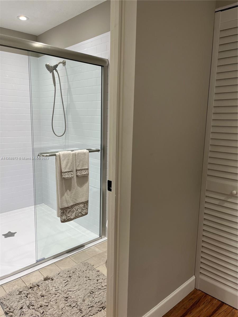 NOVA HILLS CONDOMINIUM 4 - Residential