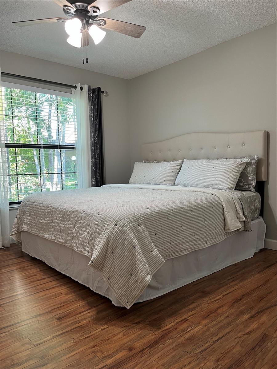 NOVA HILLS CONDOMINIUM 4 - Residential
