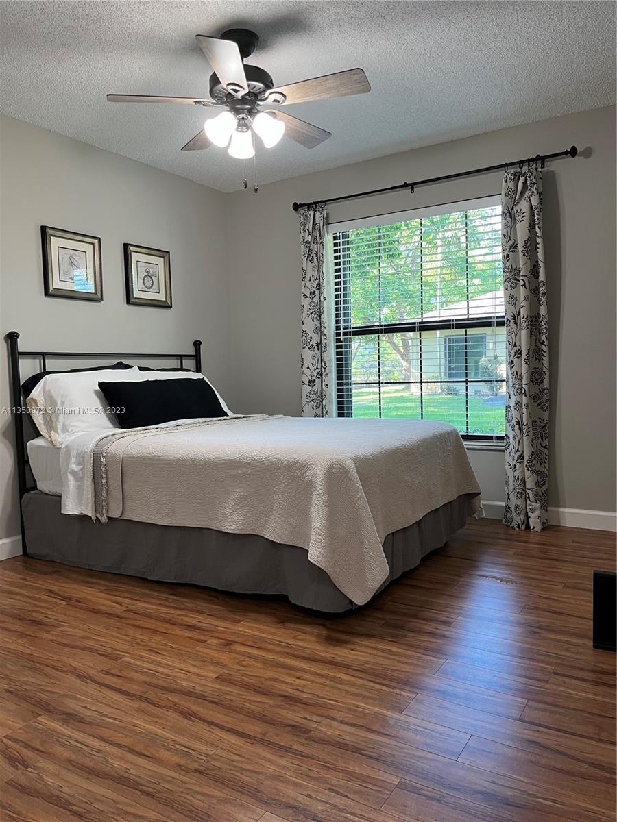 NOVA HILLS CONDOMINIUM 4 - Residential