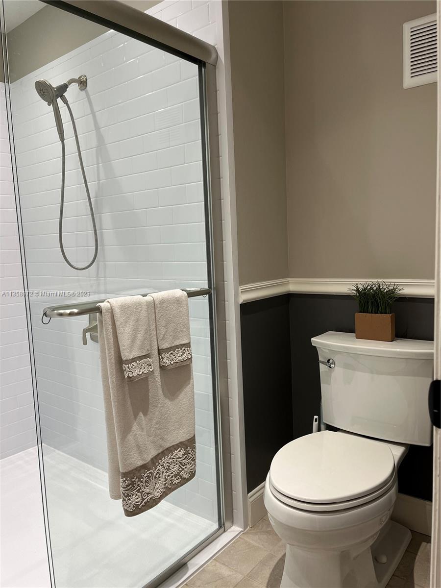 NOVA HILLS CONDOMINIUM 4 - Residential