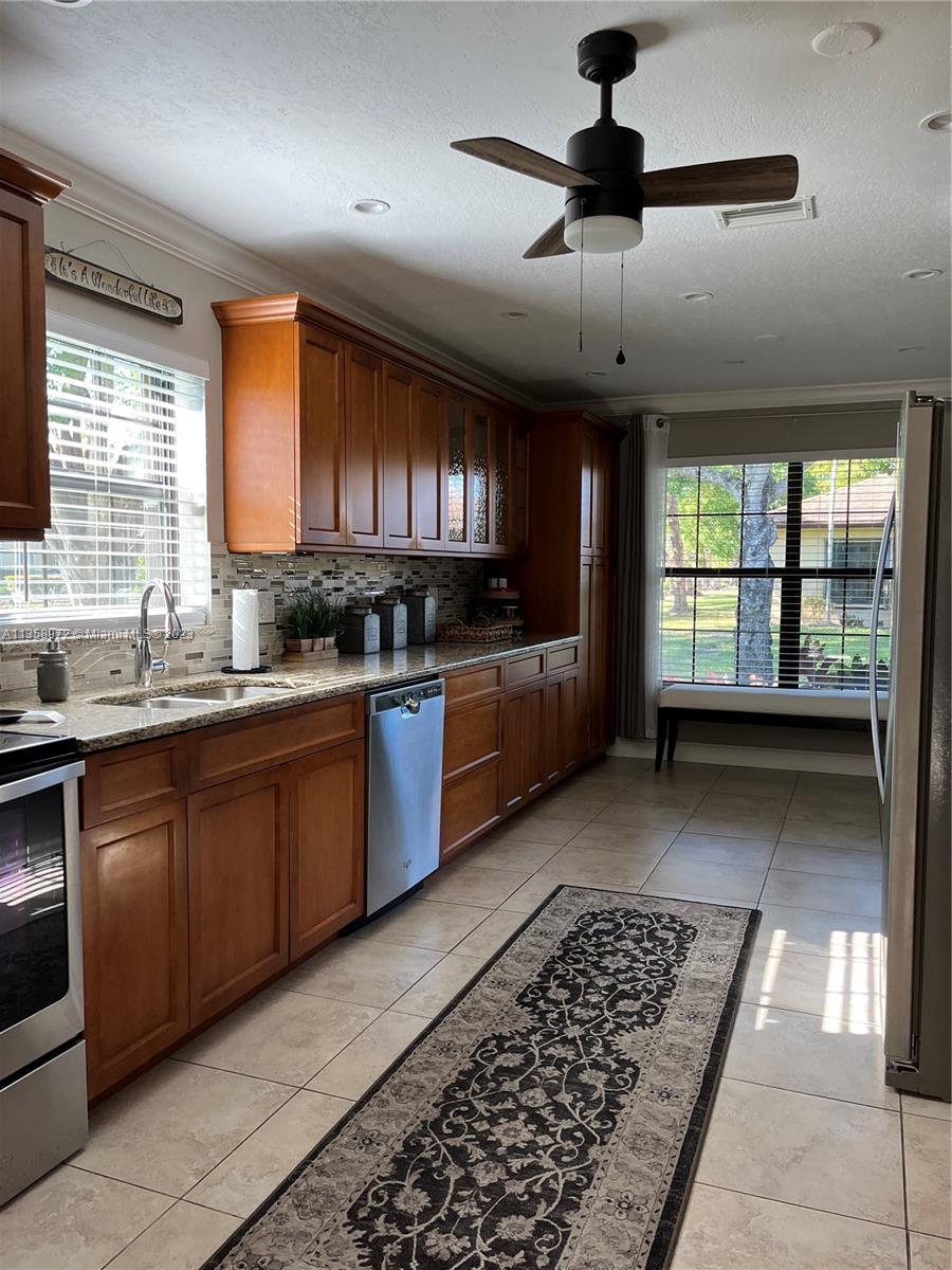 NOVA HILLS CONDOMINIUM 4 - Residential