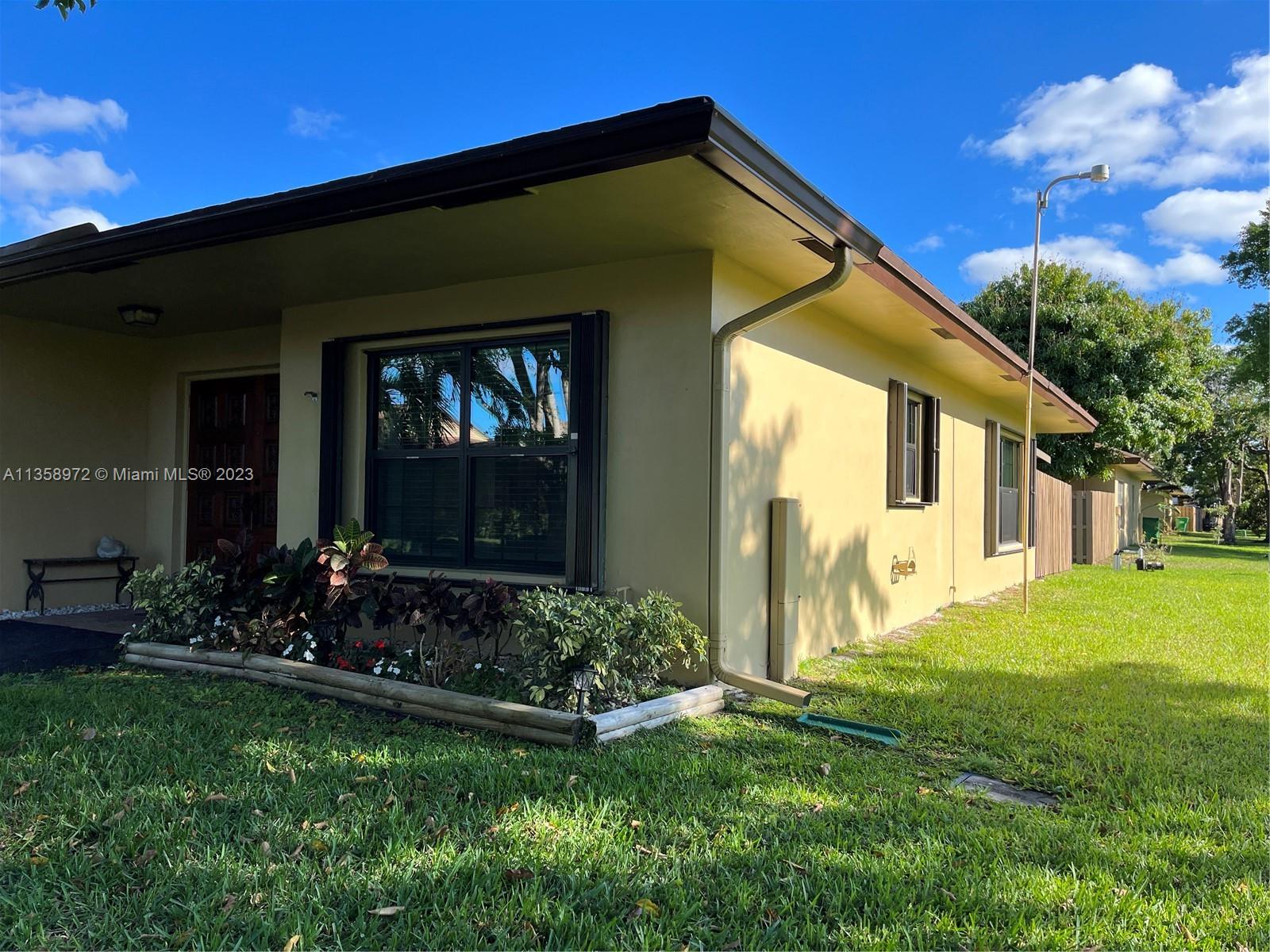 NOVA HILLS CONDOMINIUM 4 - Residential