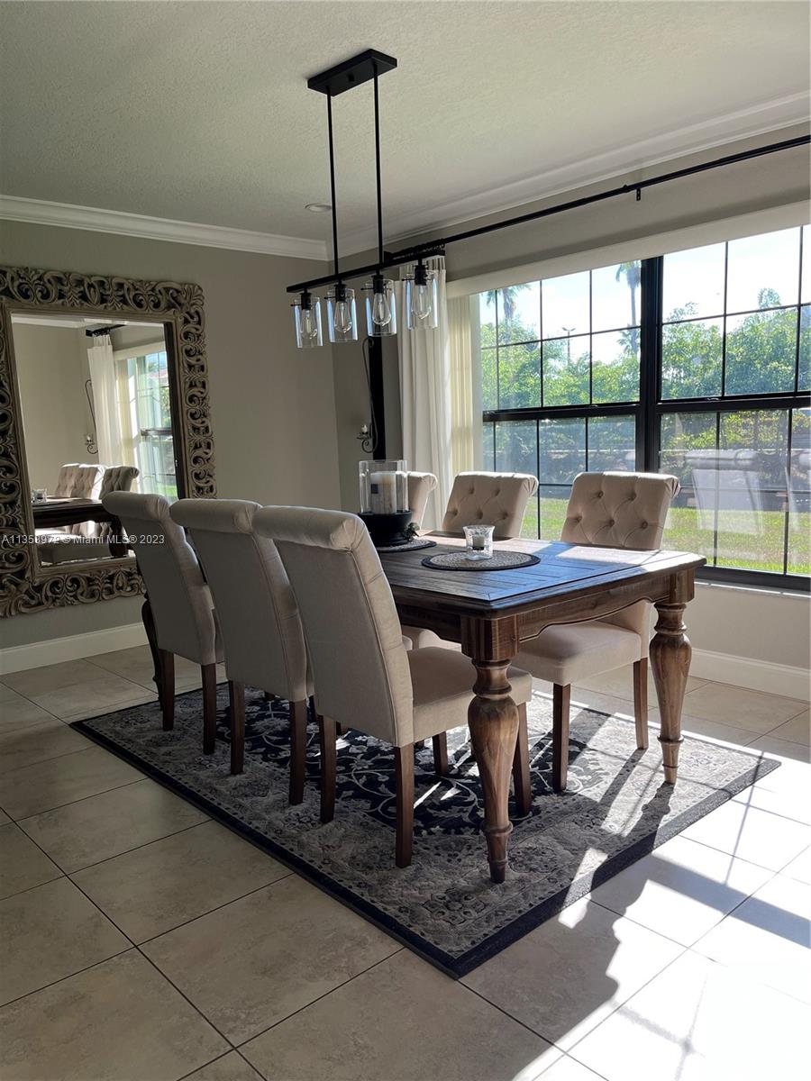 NOVA HILLS CONDOMINIUM 4 - Residential