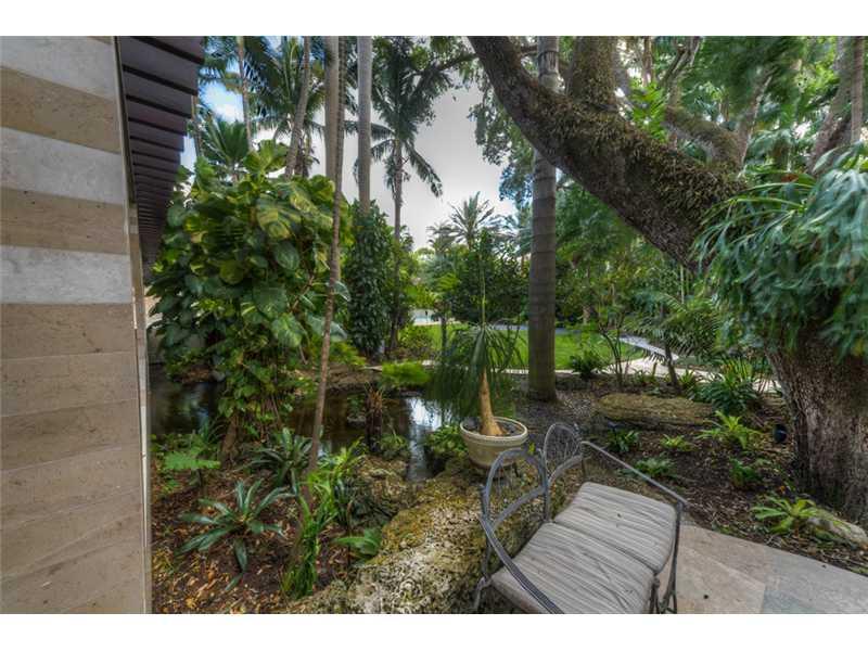 THE MOORINGS - Residential