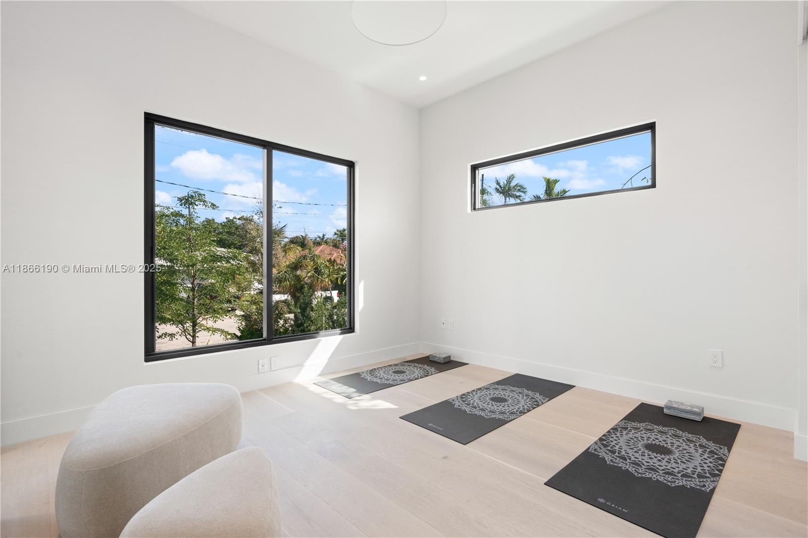 ALTOS DEL MAR NO 4 - Residential
