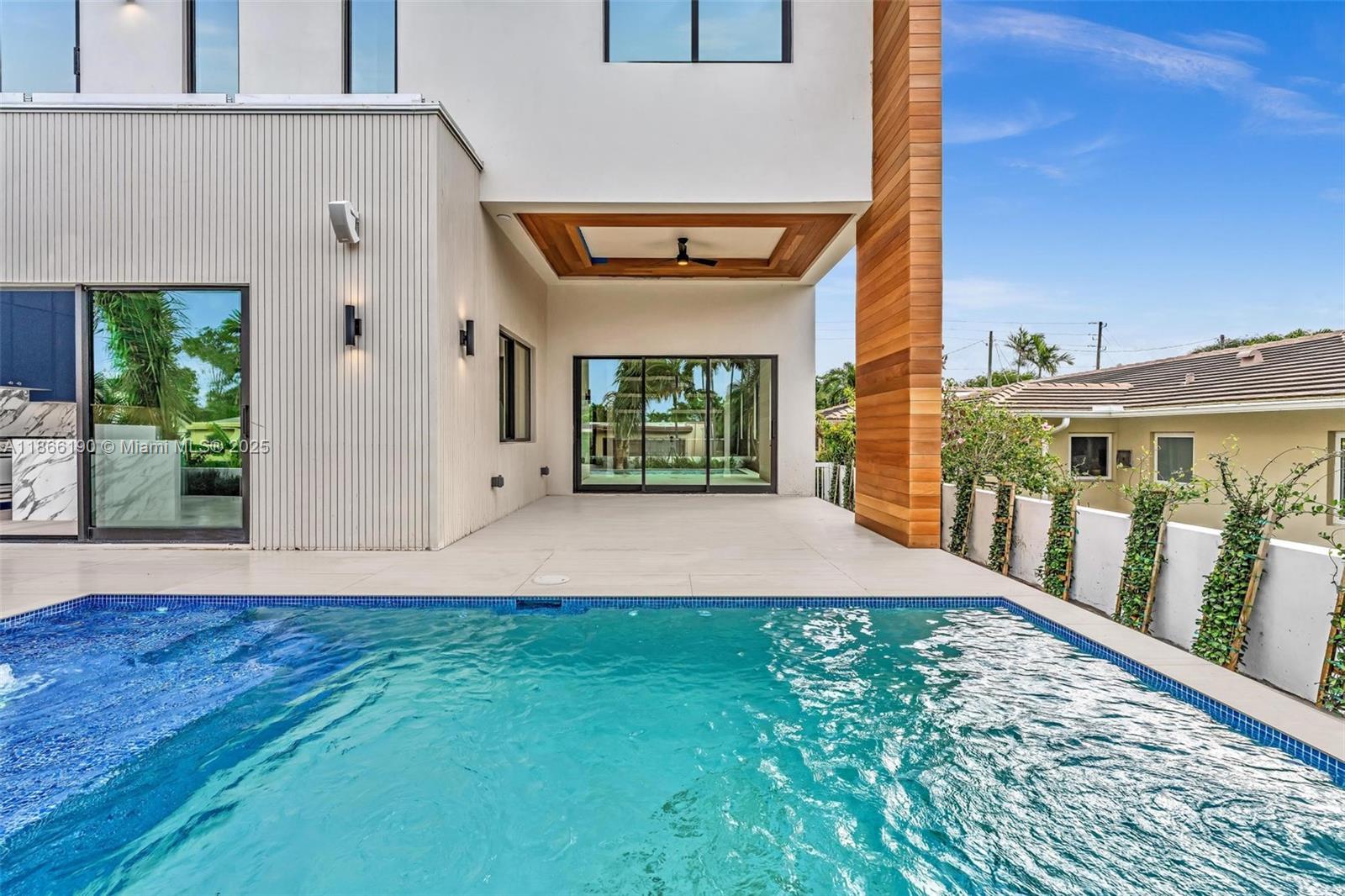 ALTOS DEL MAR NO 4 - Residential