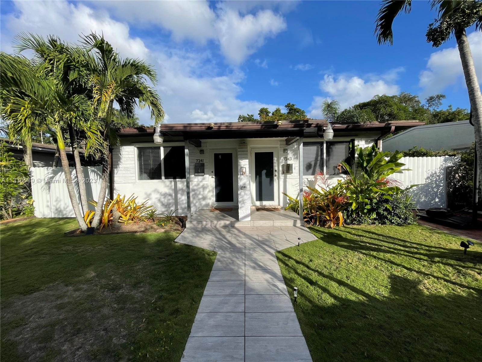 SUNSET VILLAS - Residential Lease