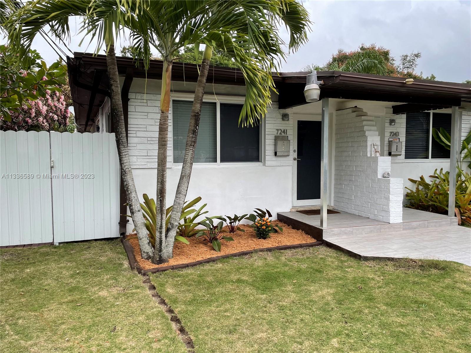 SUNSET VILLAS - Residential Lease