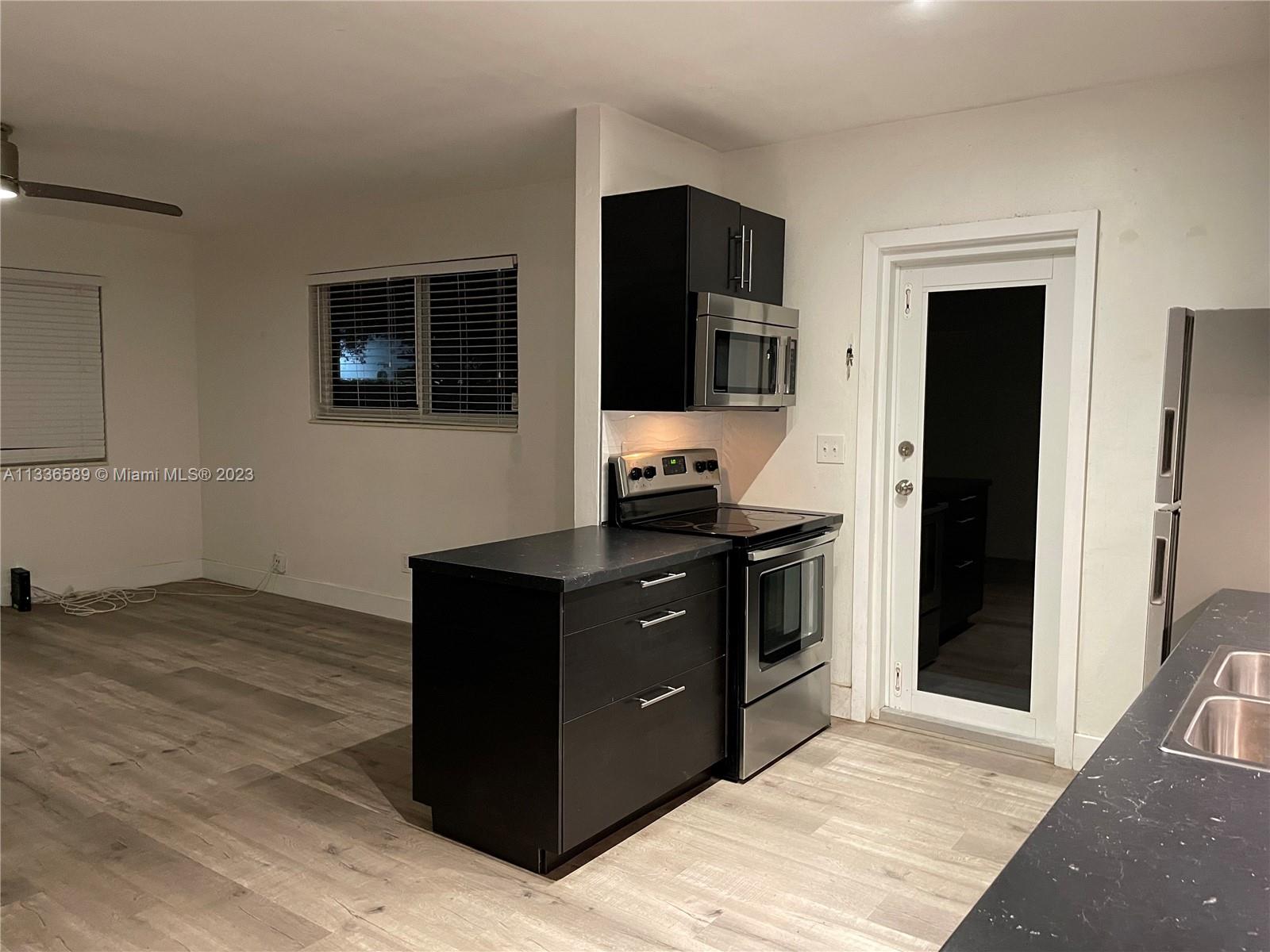 SUNSET VILLAS - Residential Lease