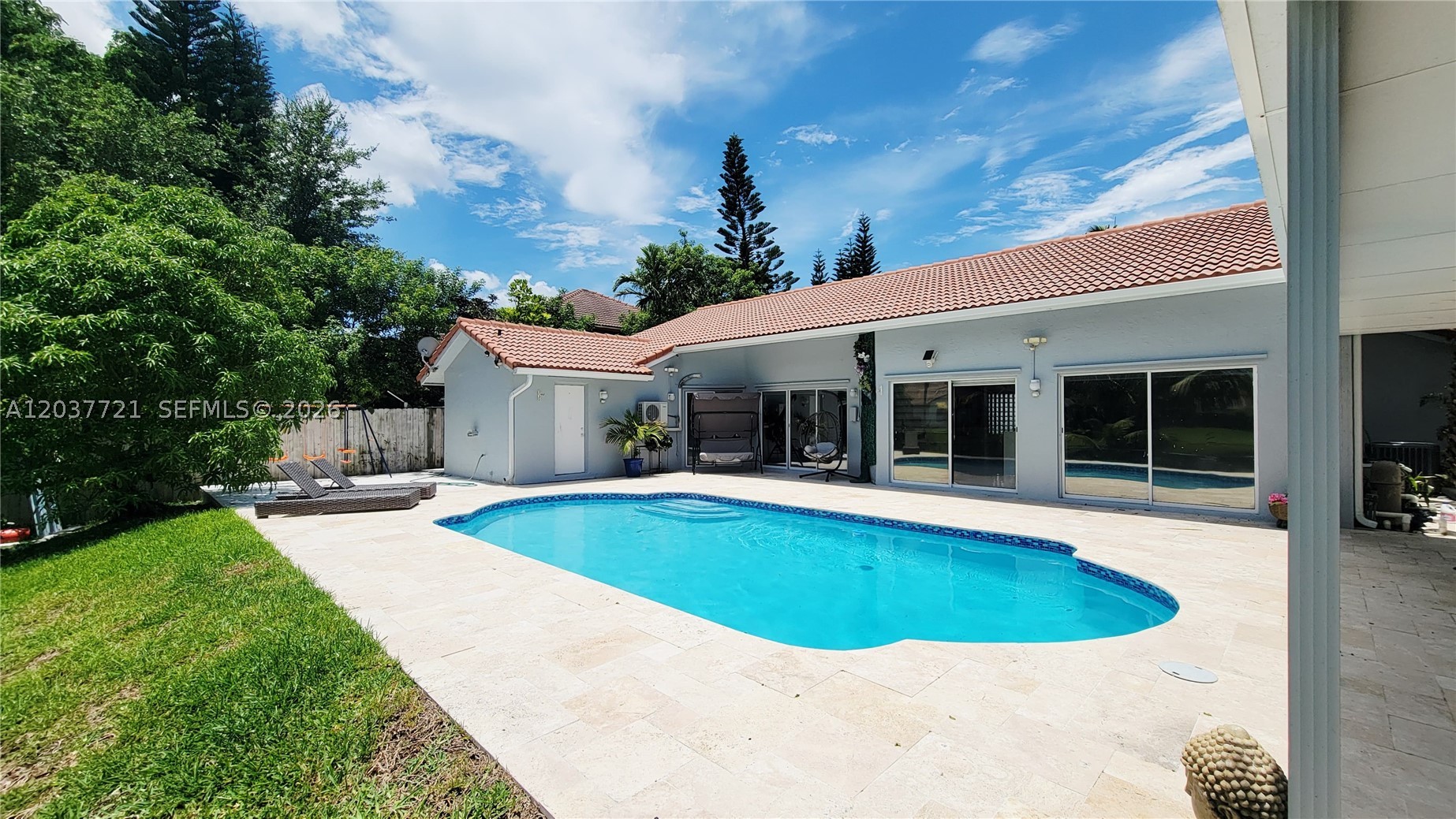 LANDINGS - Residential