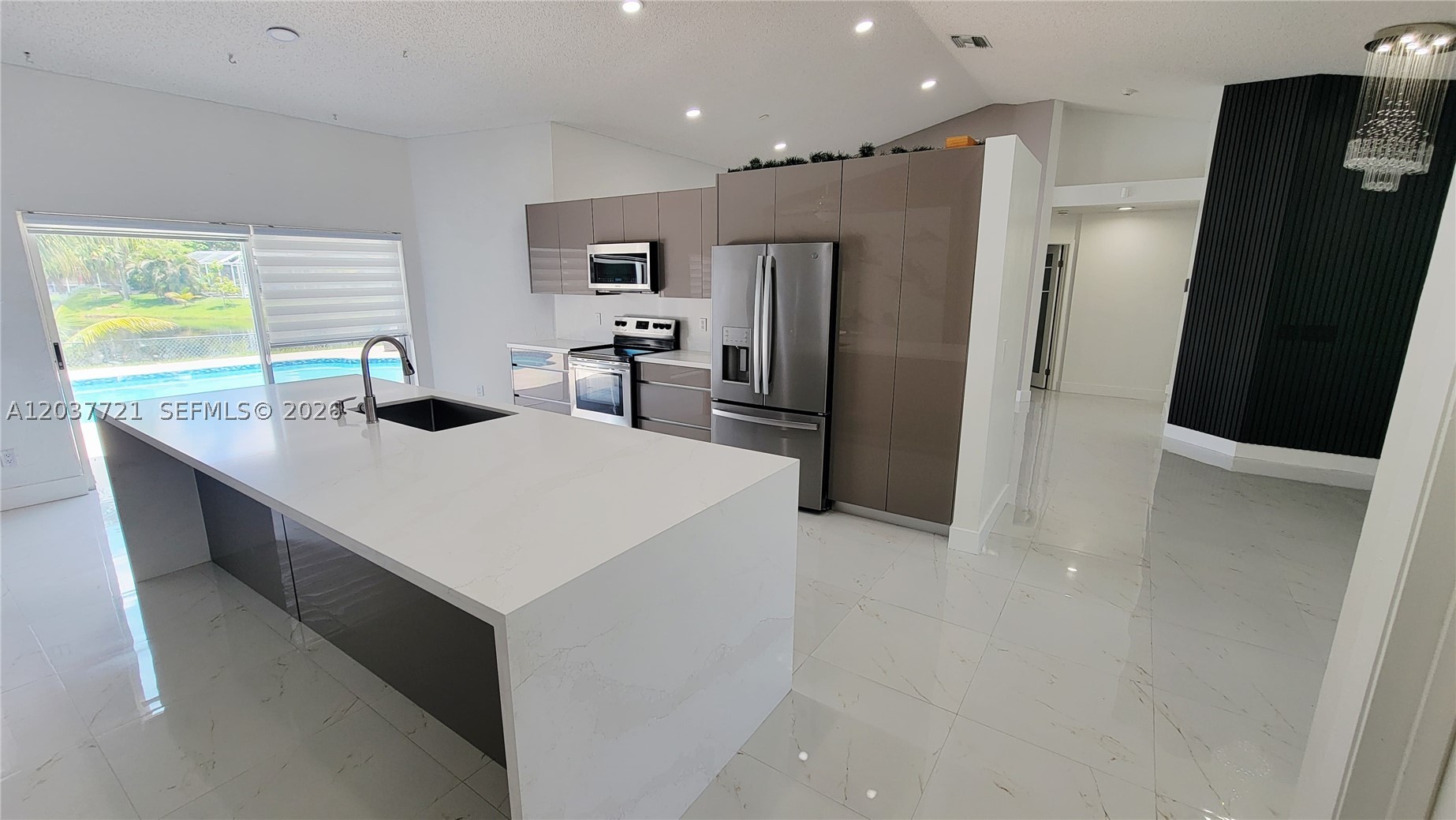 LANDINGS - Residential