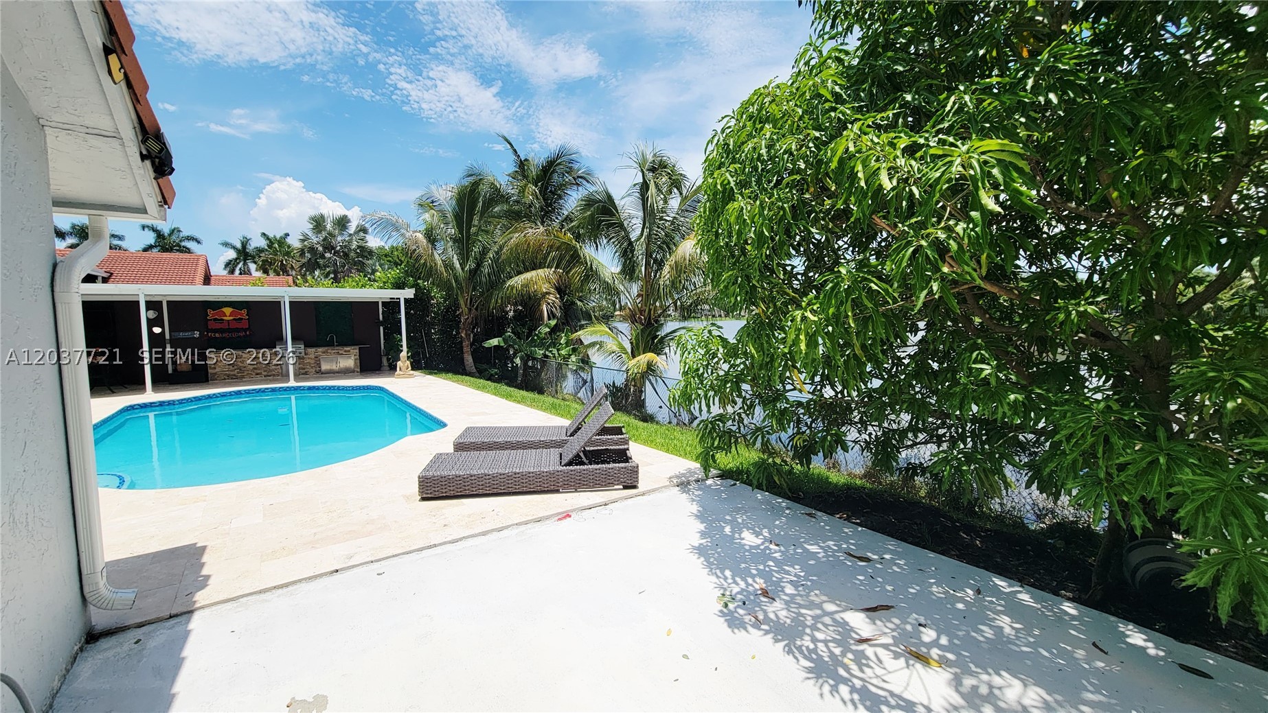 LANDINGS - Residential