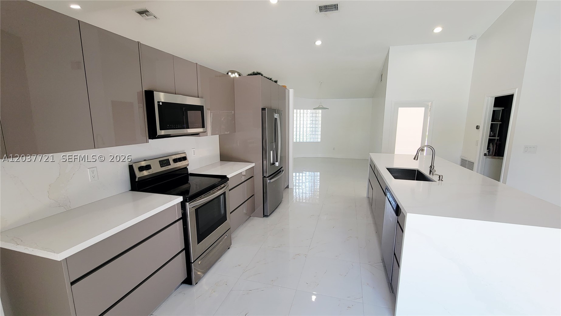 LANDINGS - Residential