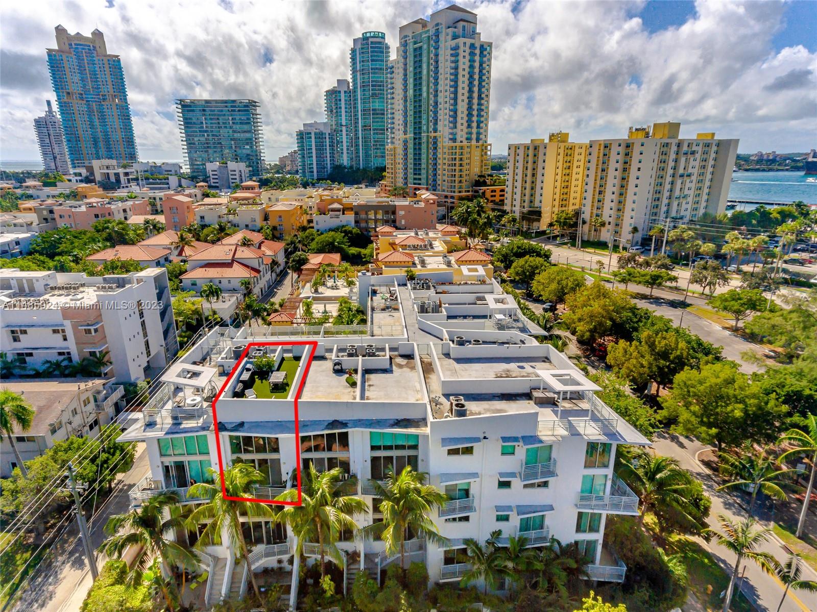 ABSOLUT CONDO - Residential