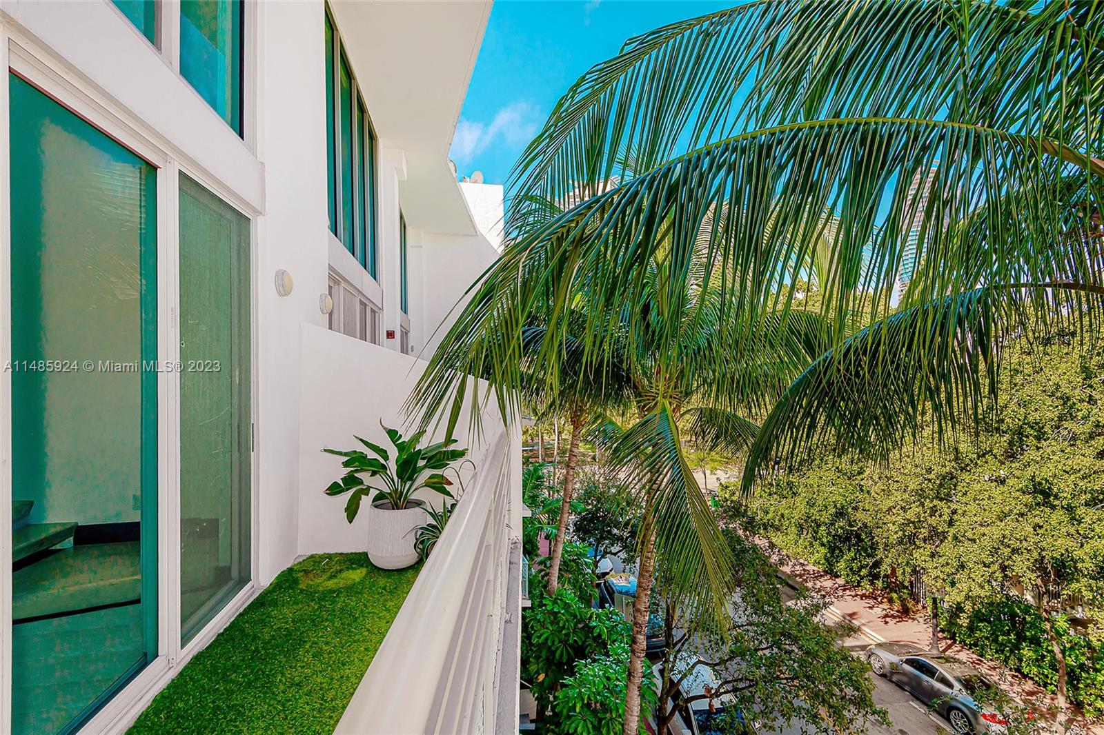 ABSOLUT CONDO - Residential