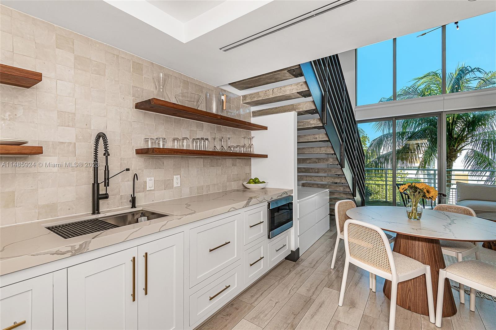 ABSOLUT CONDO - Residential